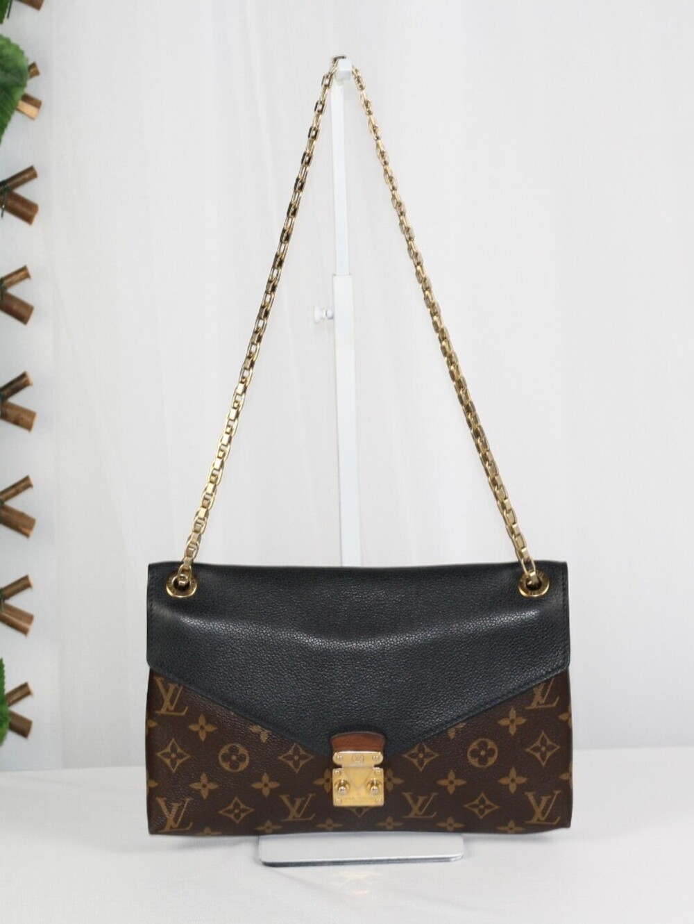 Louis Vuitton Pallas Chain M41223 Monogram Noir Black Leather Shoulder Bag